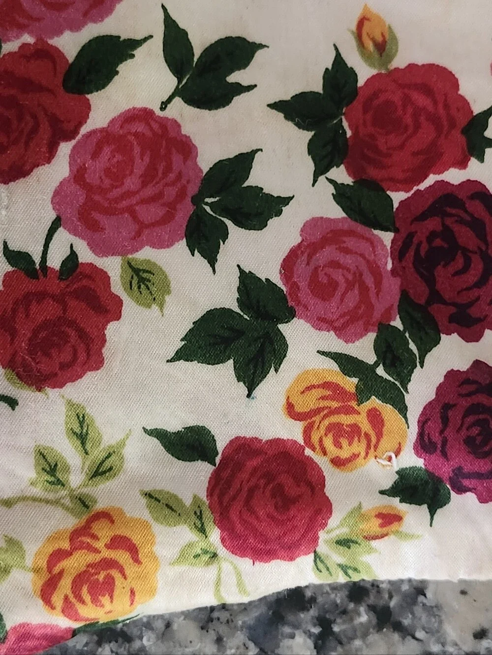 Vtg MCM Celebrity New York Floral Rose Print Kiss-Lock Coin Purse - Pink/Red